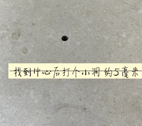 辛集瓷砖空鼓维修公司专业解答在瓷砖铺贴过程中，如果砂料搅拌不均匀，将会带来以下问题